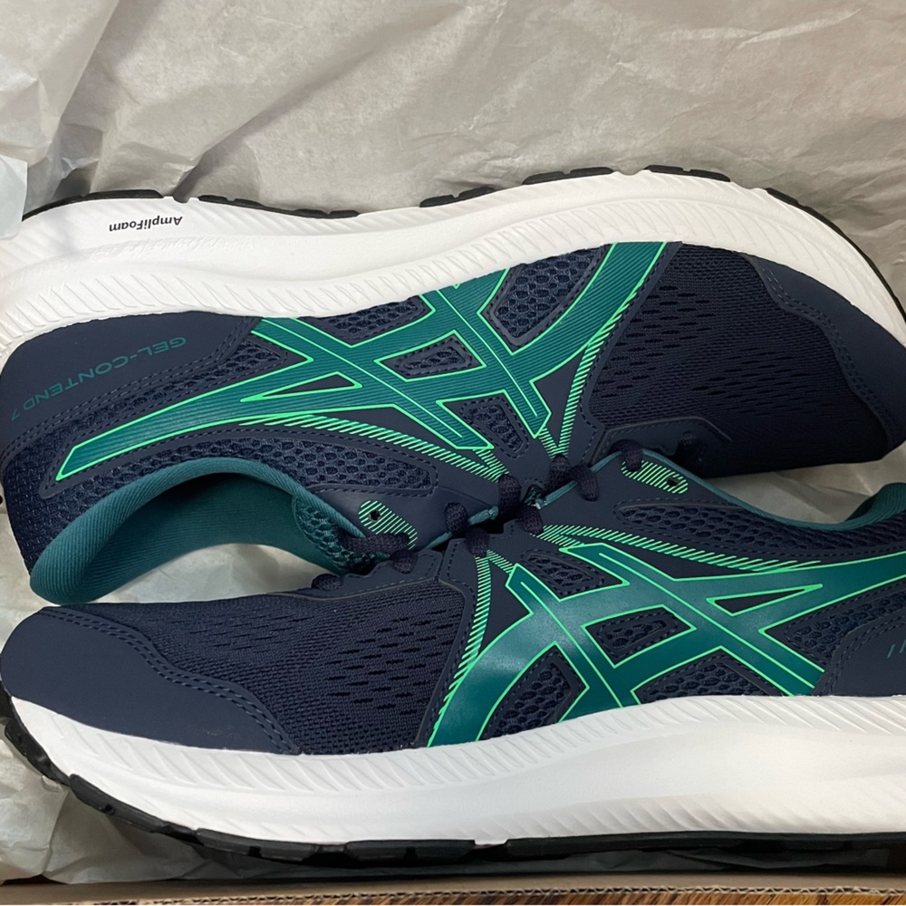 ASICS men’s running shoes, Gel-Contend  new in box. Various sizes
